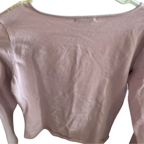 Casual corner lace top - Picture 2 of 4